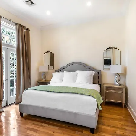 Apartment Spacious 3br Downtown In *