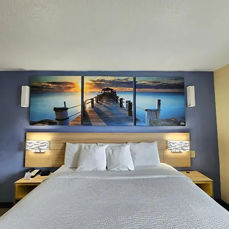 Days By Wyndham Pontchartrain Hotel 3*