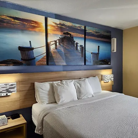 Hotel Days By Wyndham Pontchartrain 3*