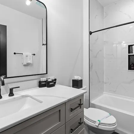 Hotel Beautiful Downtown 2 Bedroom 2 Bath 3 Blocks From Superdome Or Parade Route *