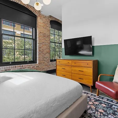 Downtown 2br Queen Sleeper Sofa Near Superdome And Parade Route New Orleans