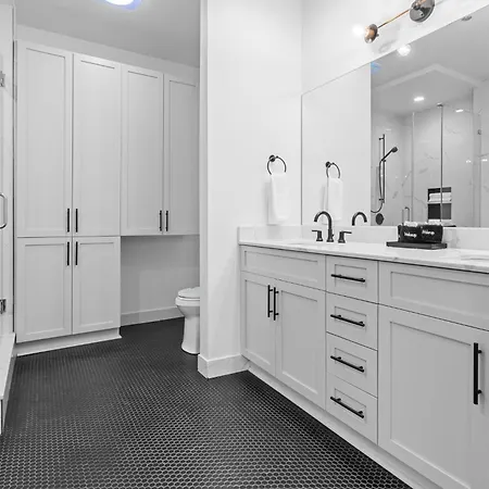 Downtown 2br Queen Sleeper Sofa Near Superdome And Parade Route * New Orleans