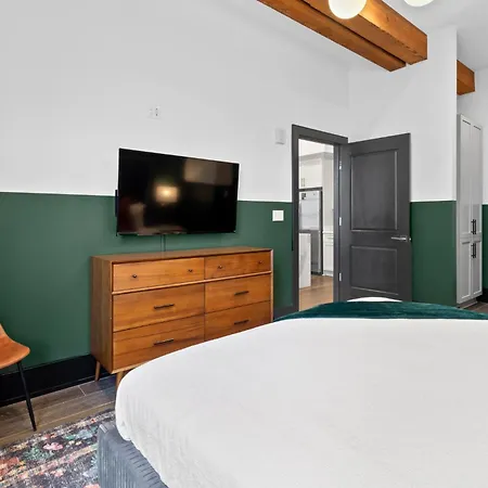 Steps From Dome Spacious 2 Br2ba Wqueen Sleeper Sofa Perfect For Up To 6 Guests Amenities Galore