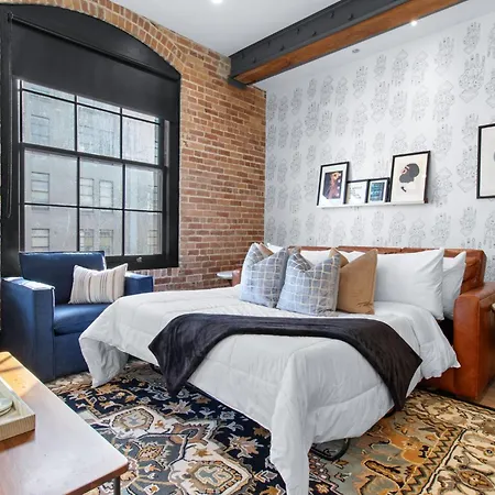 Near French Quarter - Stylish With Rooftop Amenities Hotel New Orleans
