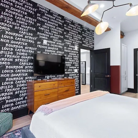 Near French Quarter - Stylish With Rooftop Amenities