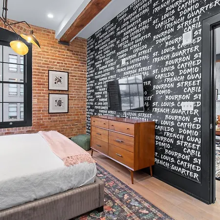 Hotel Near French Quarter - Stylish With Rooftop Amenities