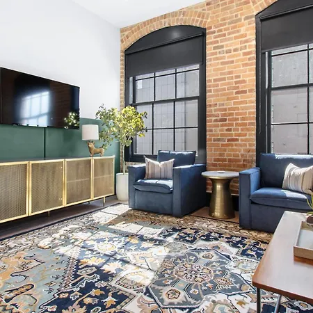 Near French Quarter - Stylish With Rooftop Amenities