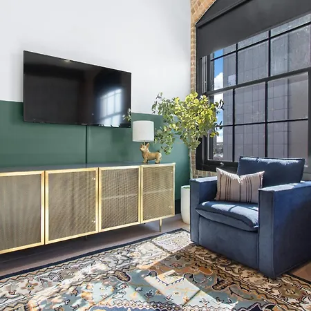 Hotel Near French Quarter - Stylish With Rooftop Amenities New Orleans
