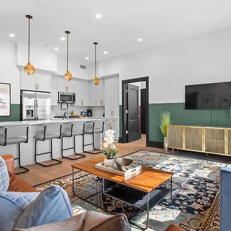 Near French Quarter - Stylish With Rooftop Amenities *