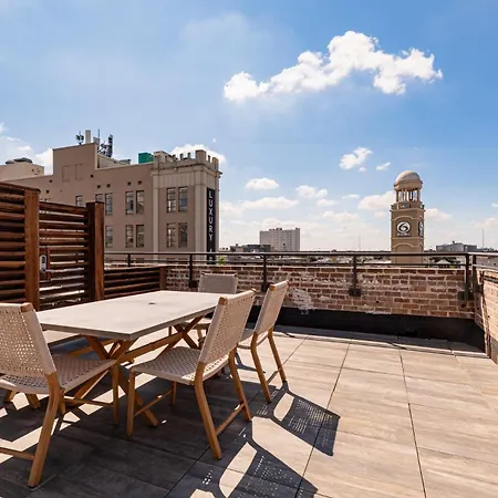 Near French Quarter - Stylish With Rooftop Amenities Hotel New Orleans