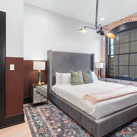 Near French Quarter - Stylish With Rooftop Amenities Hotel New Orleans