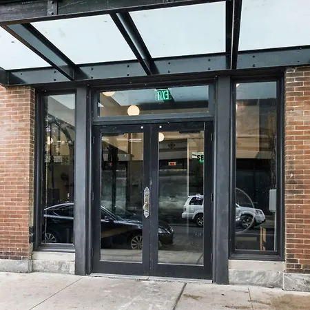 Hotel Spacious Downtown 2br With Sleeper Sofa Gym Pool Gameroom Near Parade Route And Superdome New Orleans