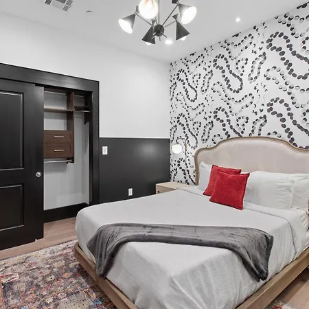 Near French Quarter - Stylish With Rooftop Amenities Hotel New Orleans