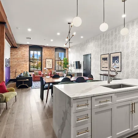 Spacious Downtown 2br With Sleeper Sofa Gym Pool Gameroom Near Parade Route And Superdome