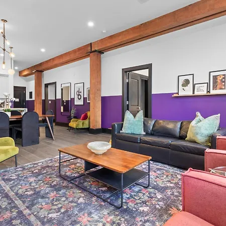 Hotel Spacious Downtown 2br With Sleeper Sofa Gym Pool Gameroom Near Parade Route And Superdome New Orleans