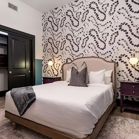Spacious Downtown 2br With Sleeper Sofa Gym Pool Gameroom Near Parade Route And Superdome Hotel New Orleans