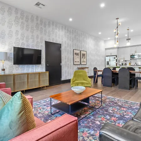 Spacious Downtown 2br With Sleeper Sofa Gym Pool Gameroom Near Parade Route And Superdome *