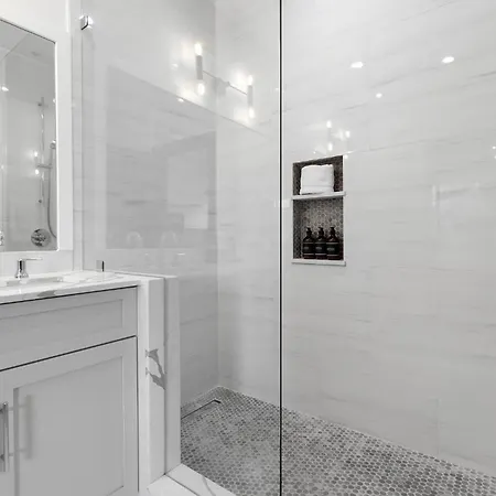 Downtown Close To Superdome With Rooftop Pool Gym Hotel *