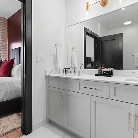 Hotel Downtown Close To Superdome With Rooftop Pool Gym New Orleans
