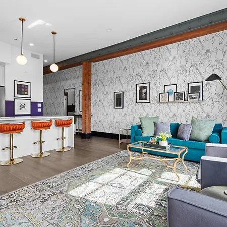Hotel Exposed Bricks Cypress Beams - Luxury Near French Quarter New Orleans
