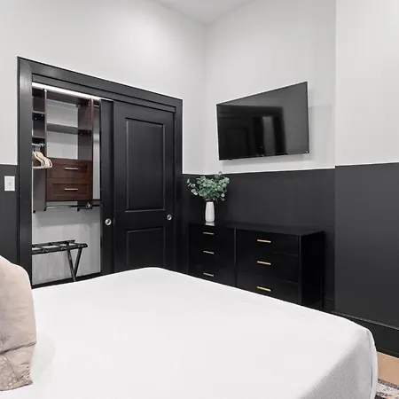 Downtown 2br With Queen Sleeper Sofa Rooftop Pool Gym Game Near Superdome And Parade Route *