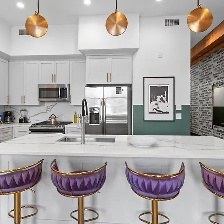 Downtown 2br With Queen Sleeper Sofa Rooftop Pool Gym Game Near Superdome And Parade Route *