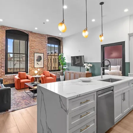 Downtown 2br With Queen Sleeper Sofa Rooftop Pool Gym Game Near Superdome And Parade Route *