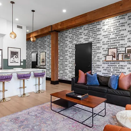Downtown 2br With Queen Sleeper Sofa Rooftop Pool Gym Game Near Superdome And Parade Route New Orleans