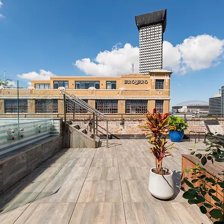 Hotel Downtown 2br With Queen Sleeper Sofa Rooftop Pool Gym Game Near Superdome And Parade Route