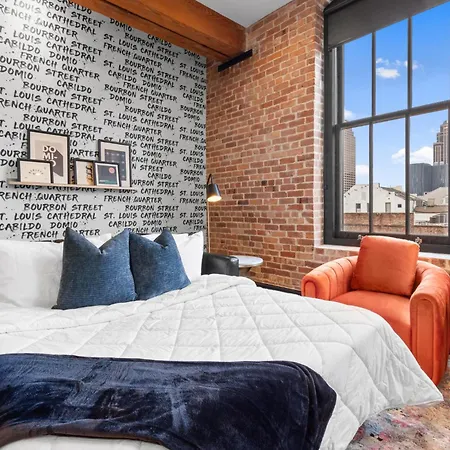 Hotel Downtown 2br With Queen Sleeper Sofa Rooftop Pool Gym Game Near Superdome And Parade Route