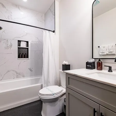 Downtown 4bd4ba With 2 Queen Sleeper Sofas Connecting Unit Perfect For Groups New Orleans