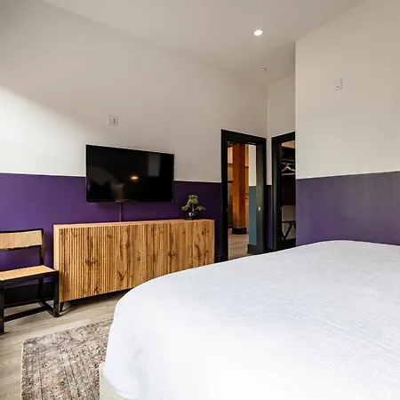 Downtown 4bd4ba With 2 Queen Sleeper Sofas Connecting Unit Perfect For Groups Hotel *