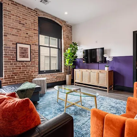 Downtown 4bd4ba With 2 Queen Sleeper Sofas Connecting Unit Perfect For Groups Hotel New Orleans