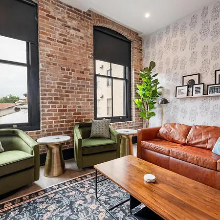 Downtown 4bd4ba With 2 Queen Sleeper Sofas Connecting Unit Perfect For Groups Hotel *