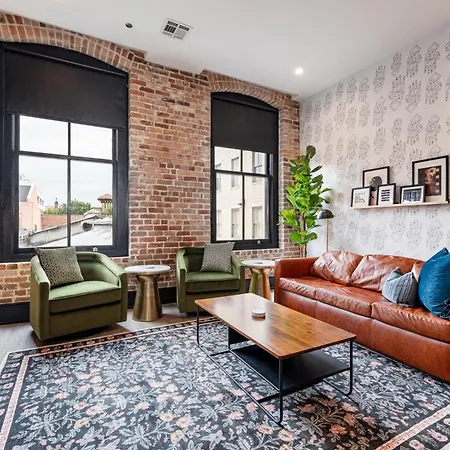 Downtown 4bd4ba With 2 Queen Sleeper Sofas Connecting Unit Perfect For Groups