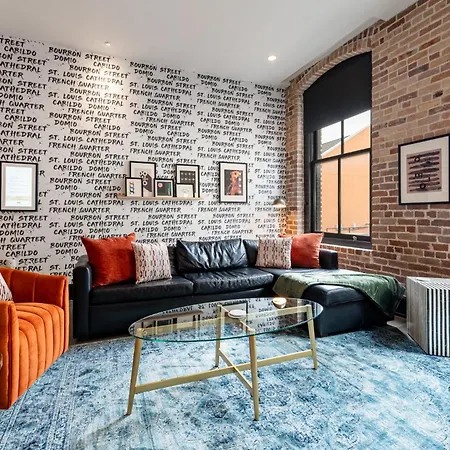 Downtown 4bd4ba With 2 Queen Sleeper Sofas Connecting Unit Perfect For Groups Hotel