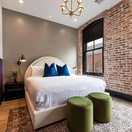 Hotel Downtown 4bd4ba With 2 Queen Sleeper Sofas Connecting Unit Perfect For Groups New Orleans