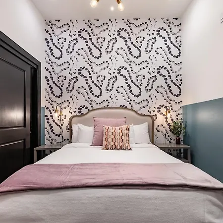 Downtown 4bd4ba With 2 Queen Sleeper Sofas Connecting Unit Perfect For Groups New Orleans