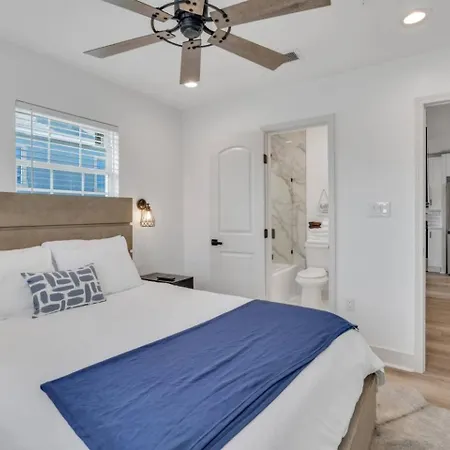 Spectacular Sleep 20 Near Fq W Pool