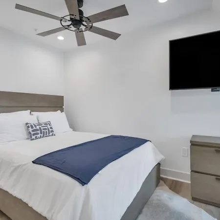 Spectacular Sleep 20 Near Fq W Pool Hotel *
