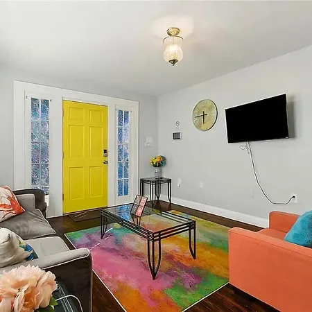 Chic Broadmoor W Kitchen * New Orleans
