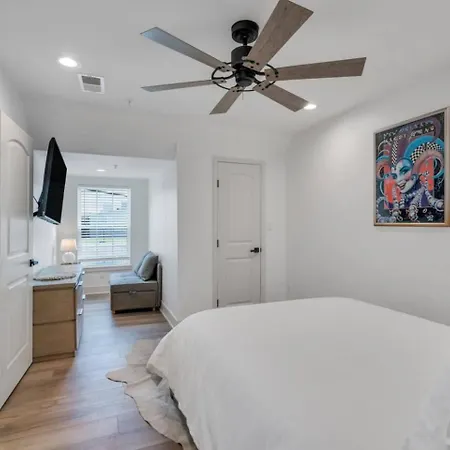 Spectacular Sleep 20 Near Fq W Pool