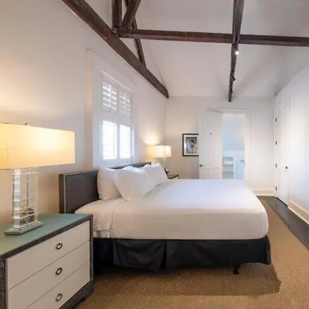 Hotel Melrose Mansion 3*