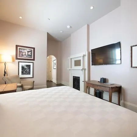 Hotel Melrose Mansion 3*