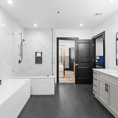 888 Baronne New Orleans