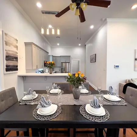 Entire House Minutes From French Qtrbourbon St Holiday home