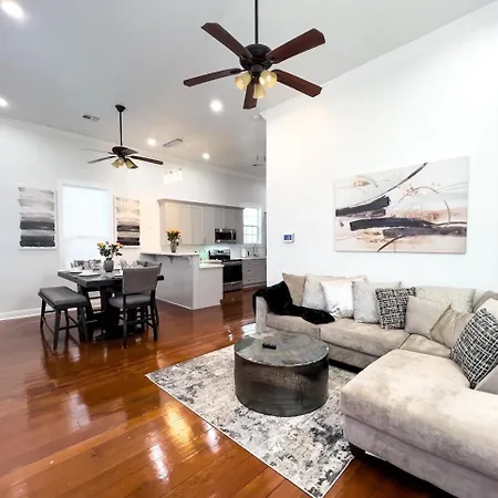Entire House Minutes From French Qtrbourbon St Holiday home New Orleans