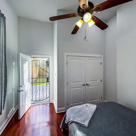 Entire House Minutes From French Qtrbourbon St * New Orleans
