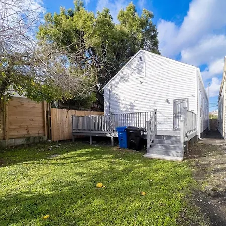 Holiday home Entire House Minutes From French Qtrbourbon St New Orleans