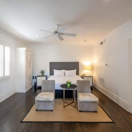 Hotel Melrose Mansion 3*